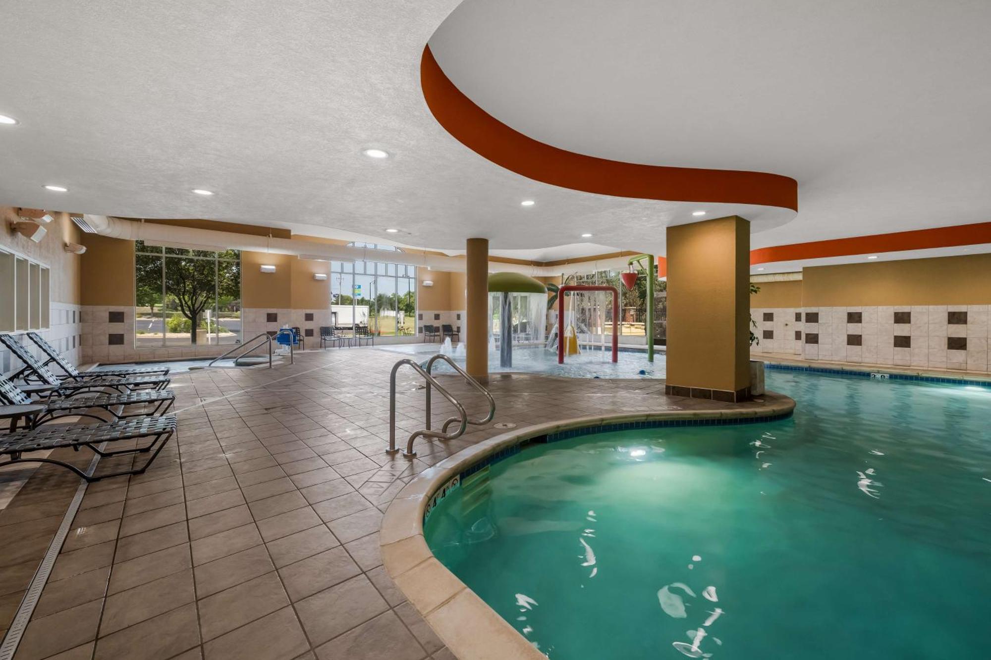 Hilton Garden Inn Rockford Kültér fotó